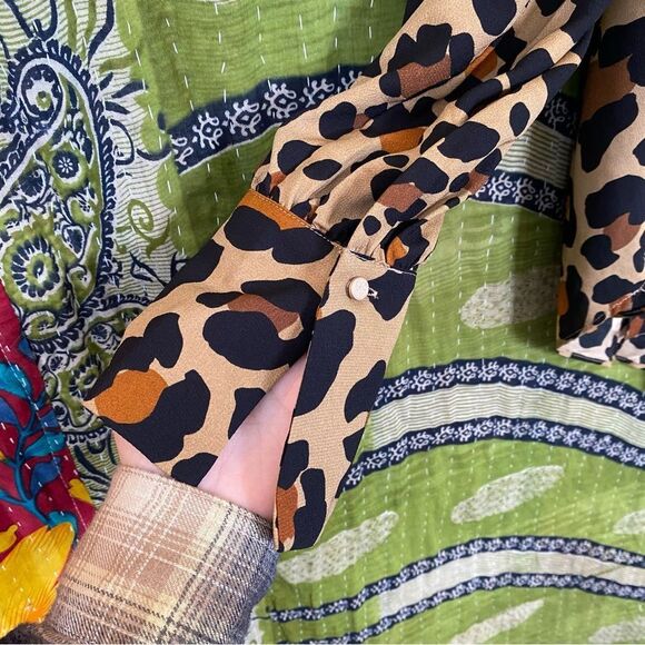 Judith March Anthropologie Leopard Print Neck Tie Blouse Size Small - Picture 4 of 13